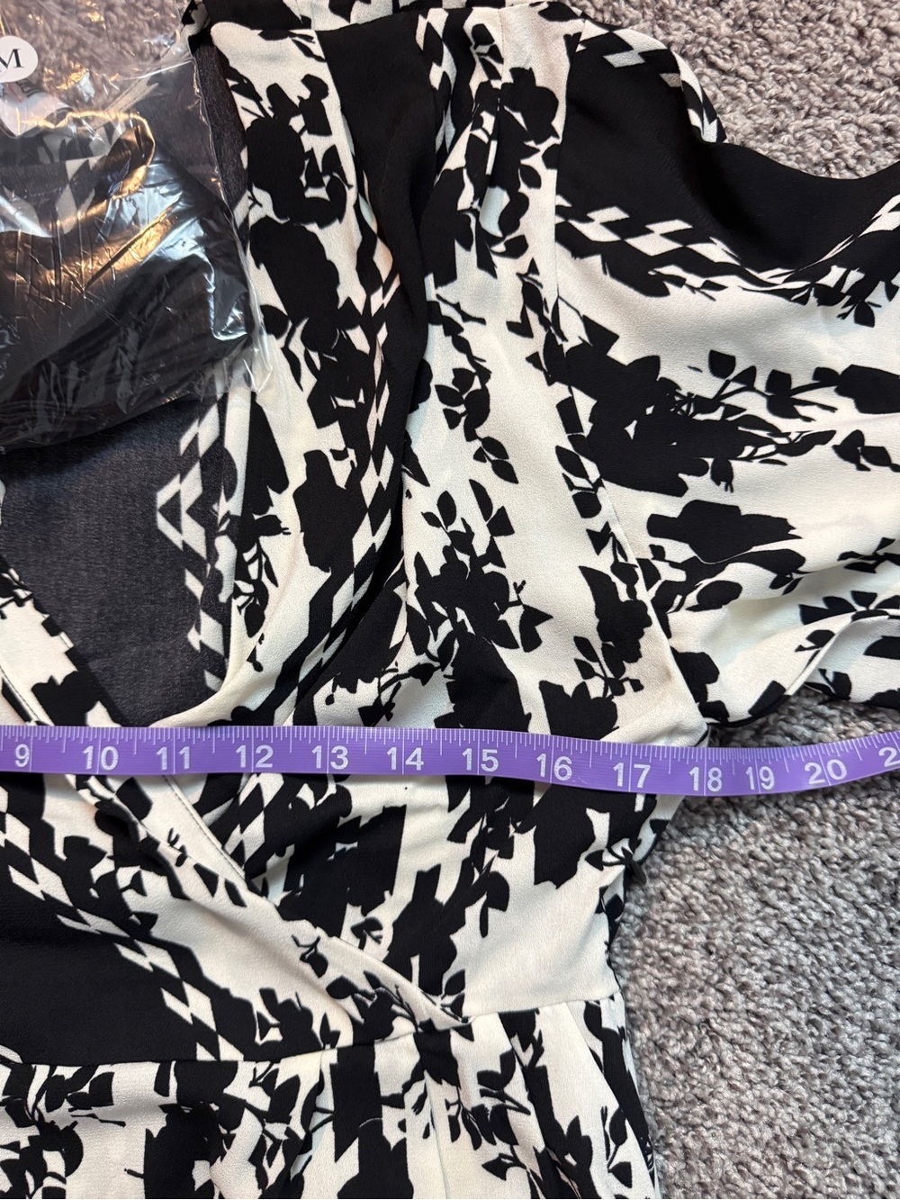 Cabi X-Factor Dress 6369 Black White Floral Geometric Faux Wrap Mini Medium NEW - Picture 9 of 10
